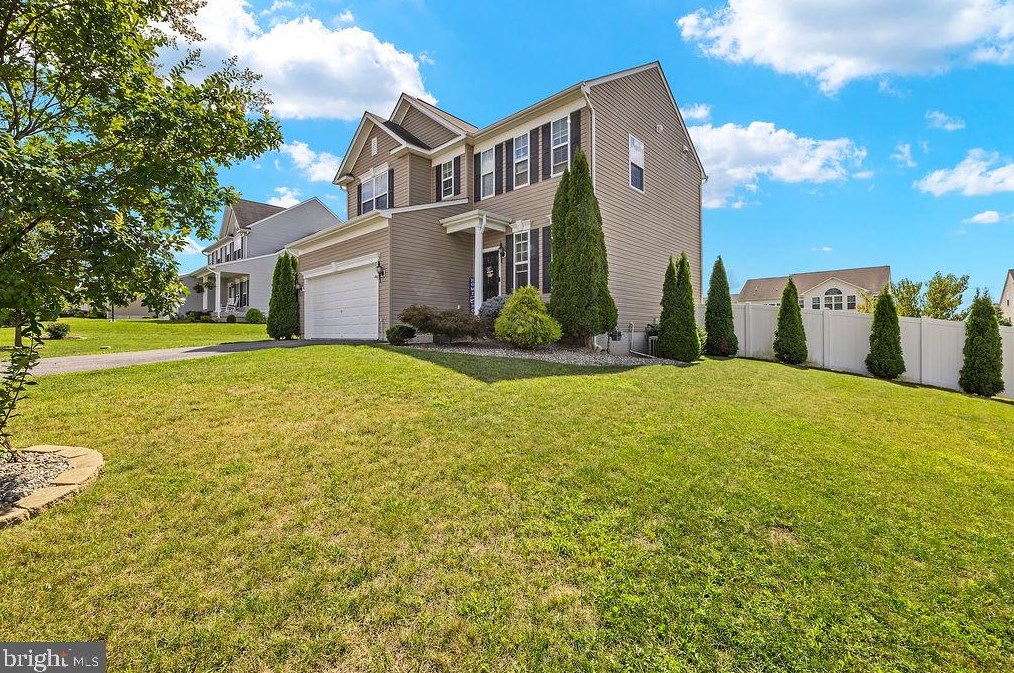 2285 Water Garden Dr, Hanover, PA 17331