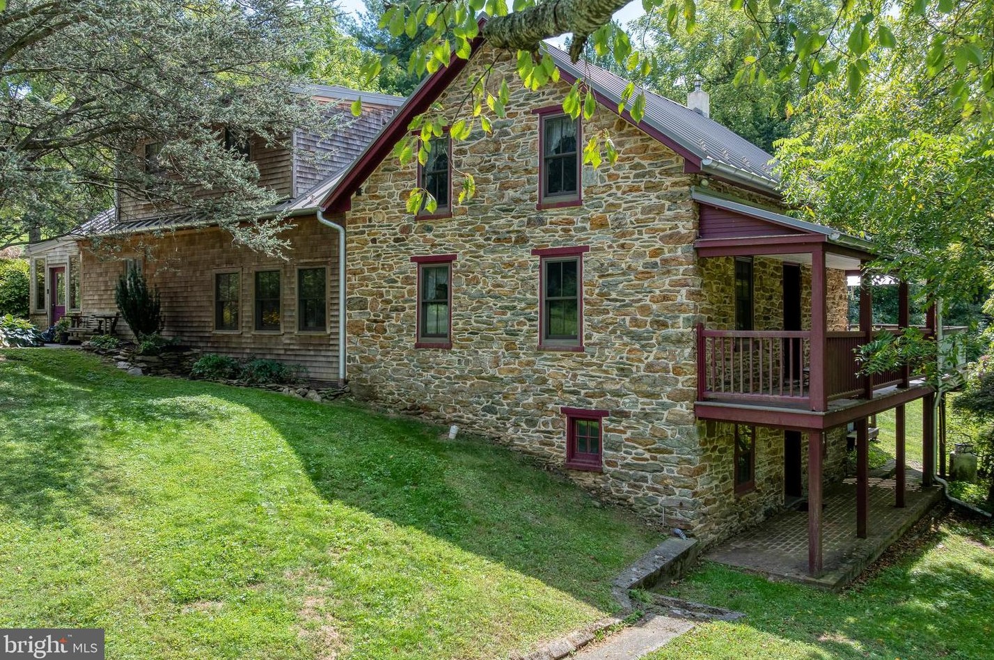 4108 Grothey Rd, Seven Valleys, PA 17360