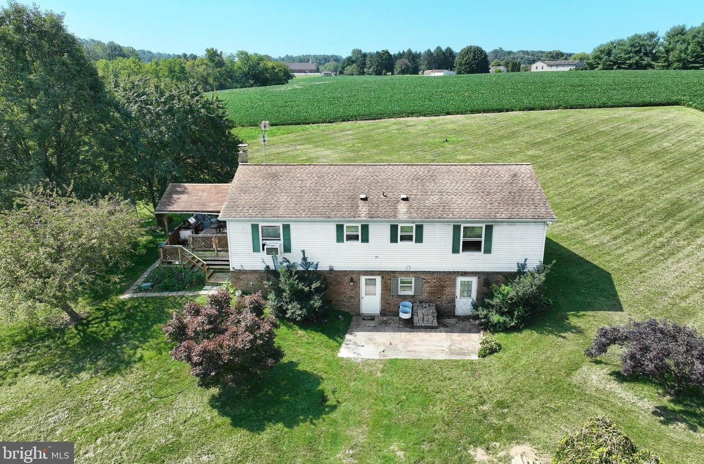 6480 Thoman Dr, Spring Grove, PA 17362