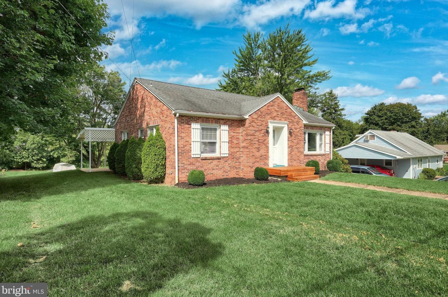 2095 Elim St, York, PA 17408