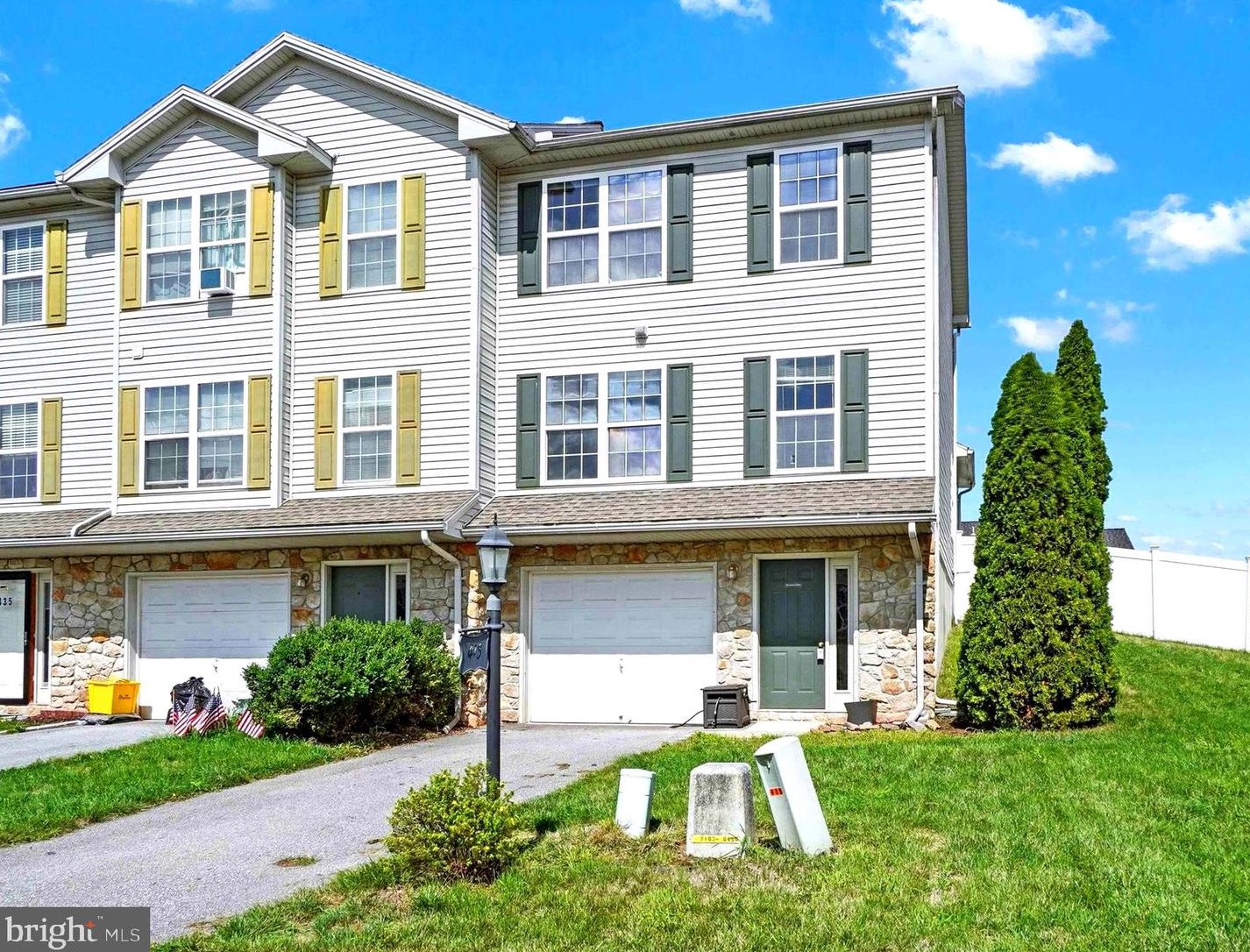 415 Fisher Dr, York, PA 17404