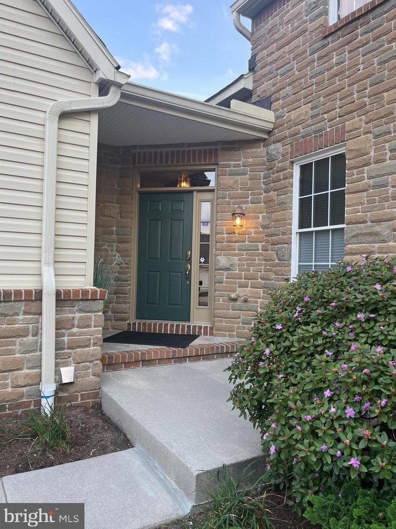 1120 Turnberry Ln, York, PA 17403