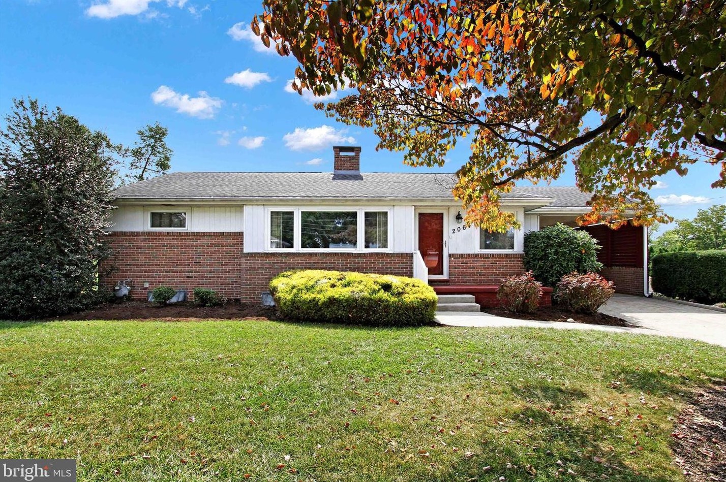 2064 Knob Hill Rd, York, PA 17403