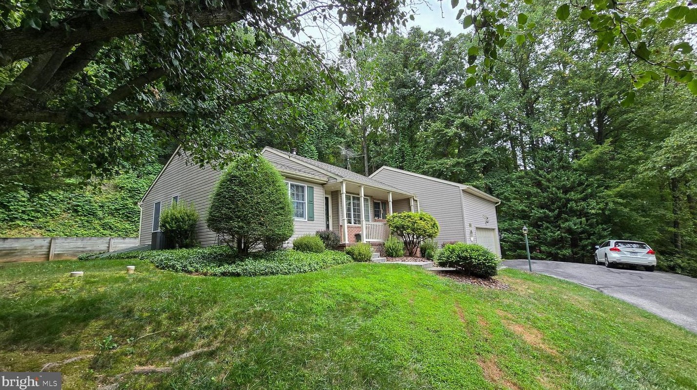 3558 Ridge Rd, Hametown, PA 17327