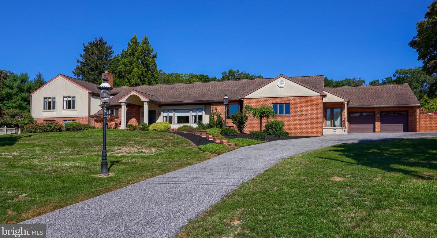 249 Pine View Ln, York, PA 17403