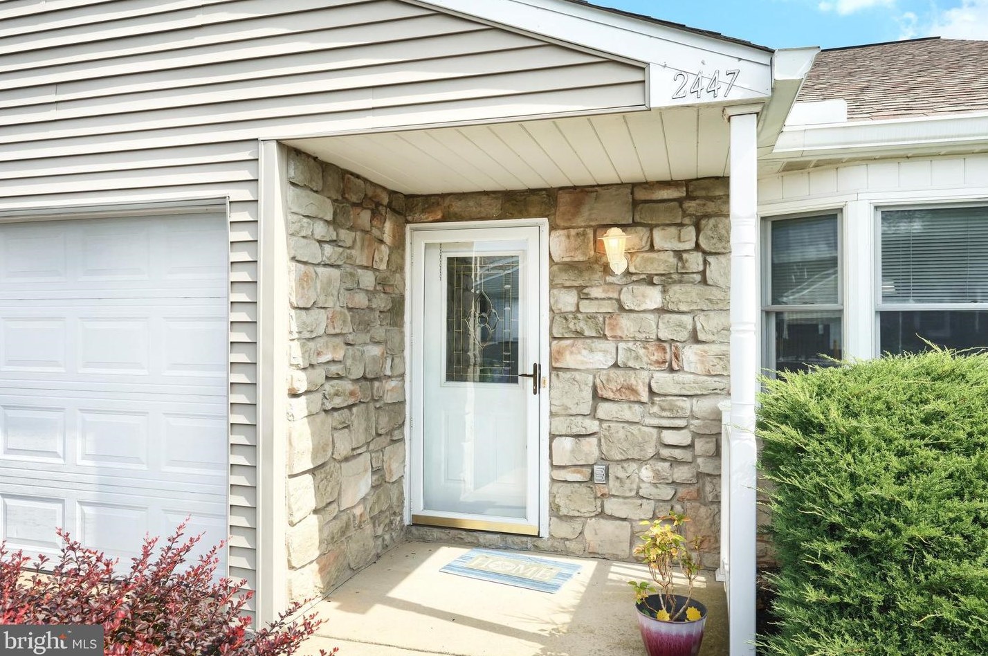 2447 Pin Oak Dr #57, York, PA 17406