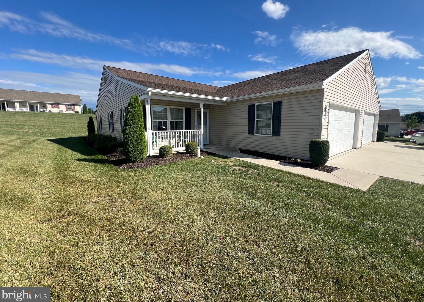 1377 Pleasant View Dr #221, Spring Grove, PA 17362