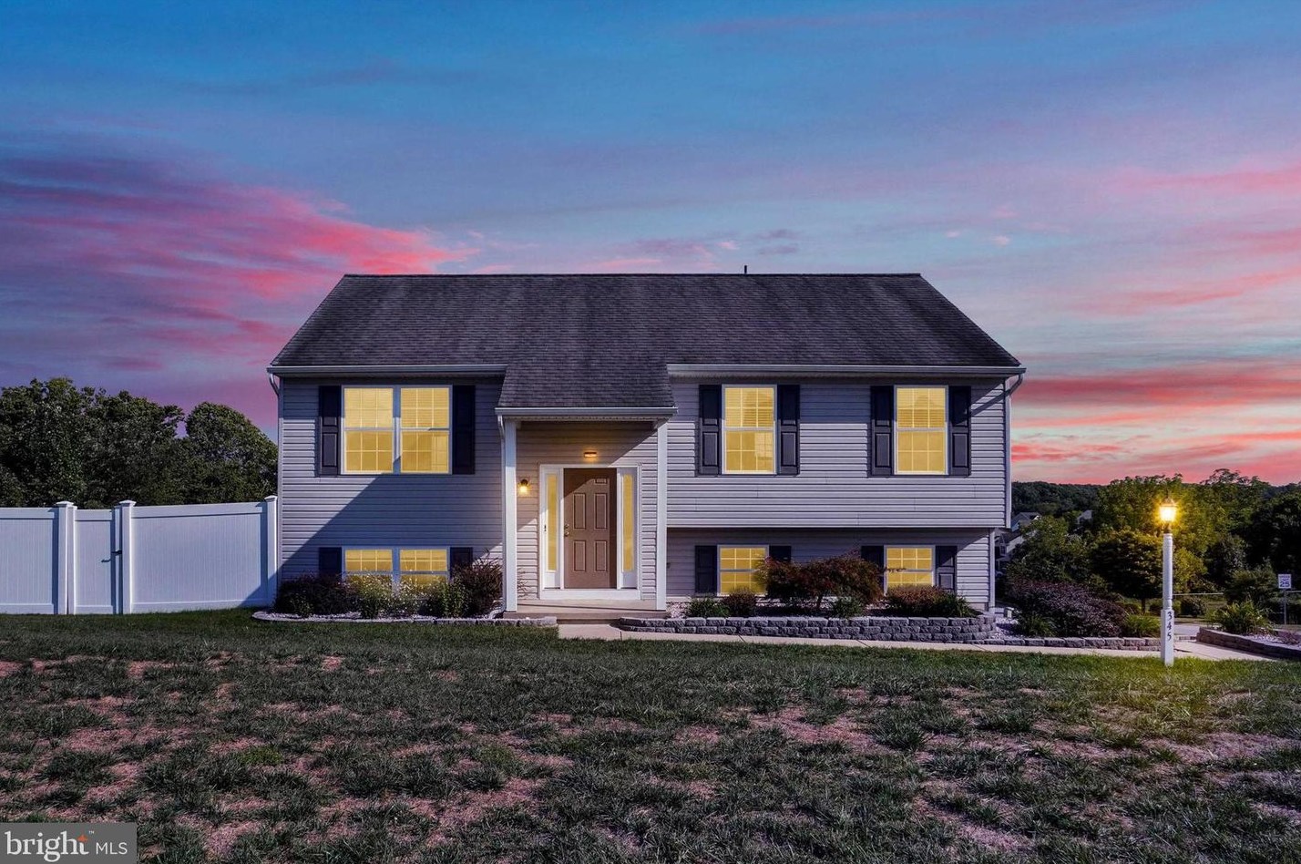 345 Riviera St, Mount Wolf, PA 17347