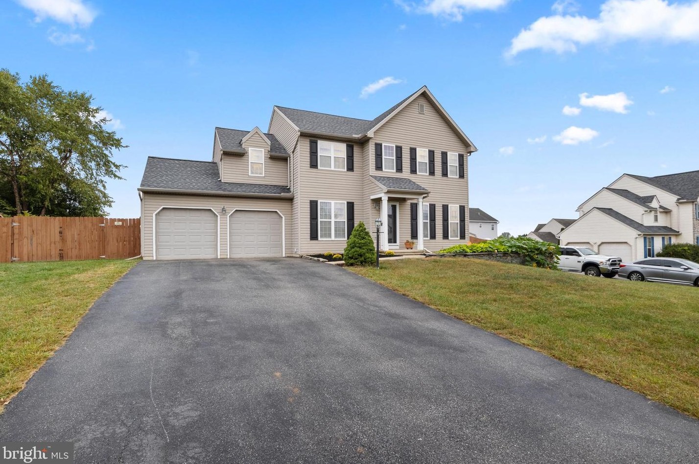 7 Highland Rd, Seven Valleys, PA 17360