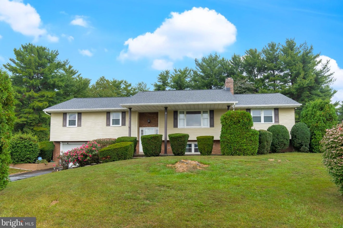 57 Kimberly Dr, Hanover, PA 17331
