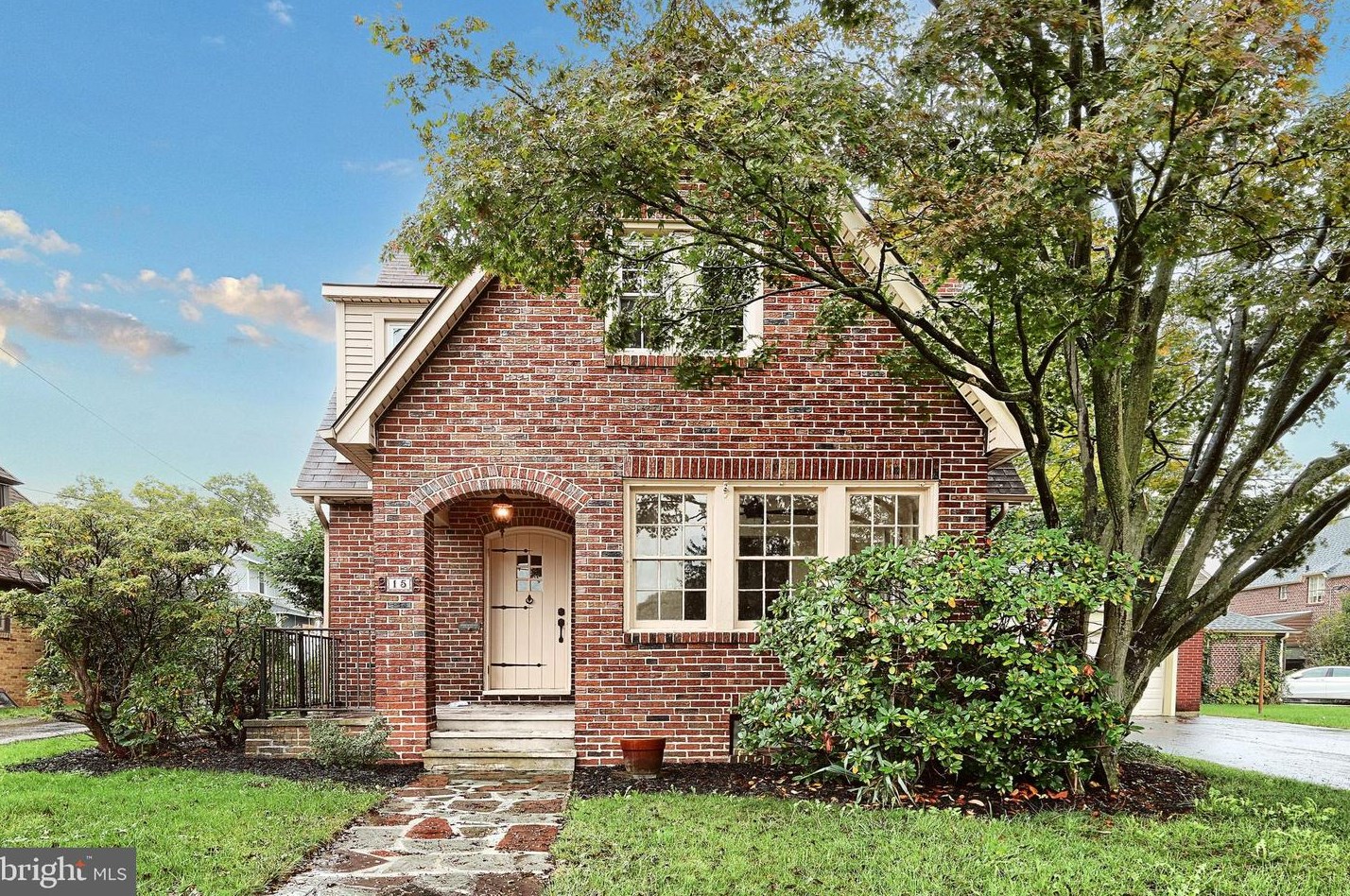 15 Manheim St, York, PA 17402-2313
