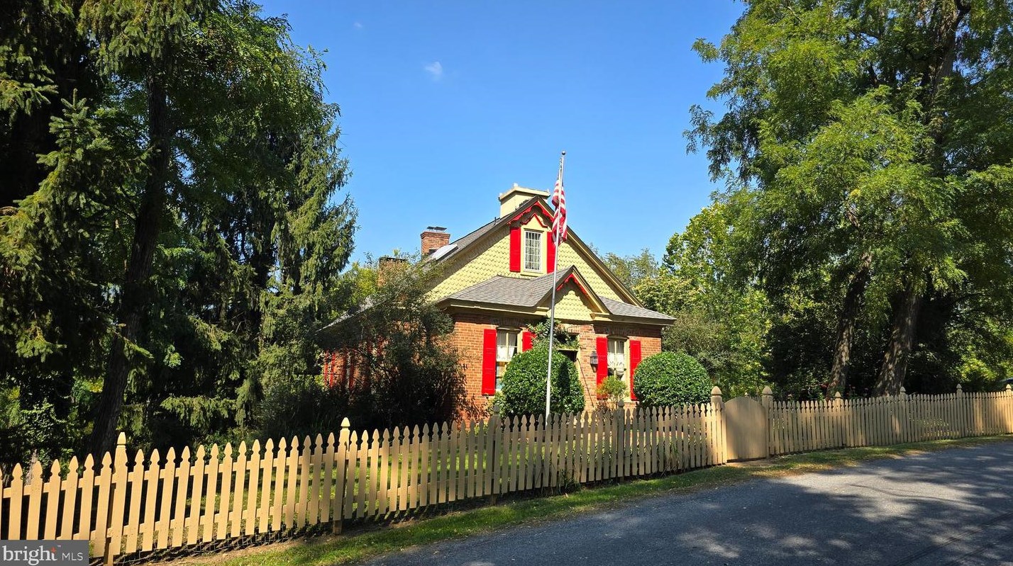2020 Valley Rd, Hametown, PA 17327