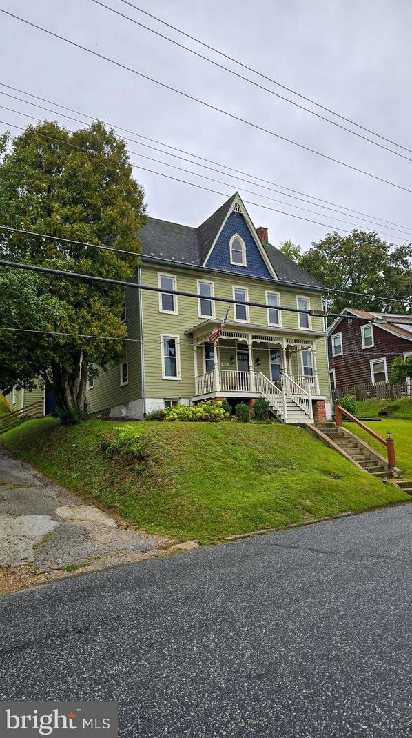 82 Manchester St, Hametown, PA 17327