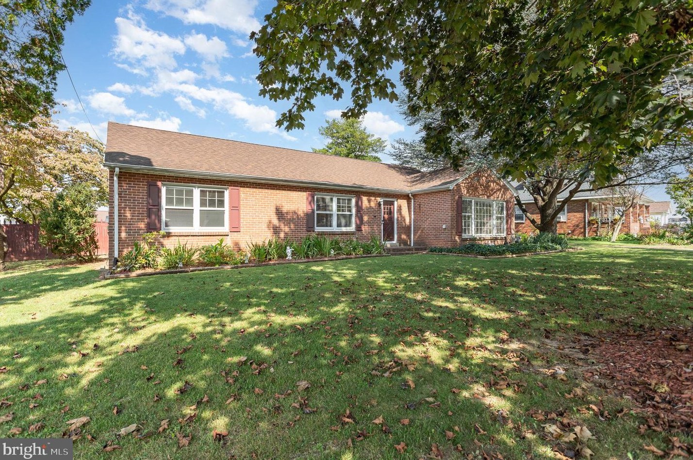 1004 York St, Hanover, PA 17331