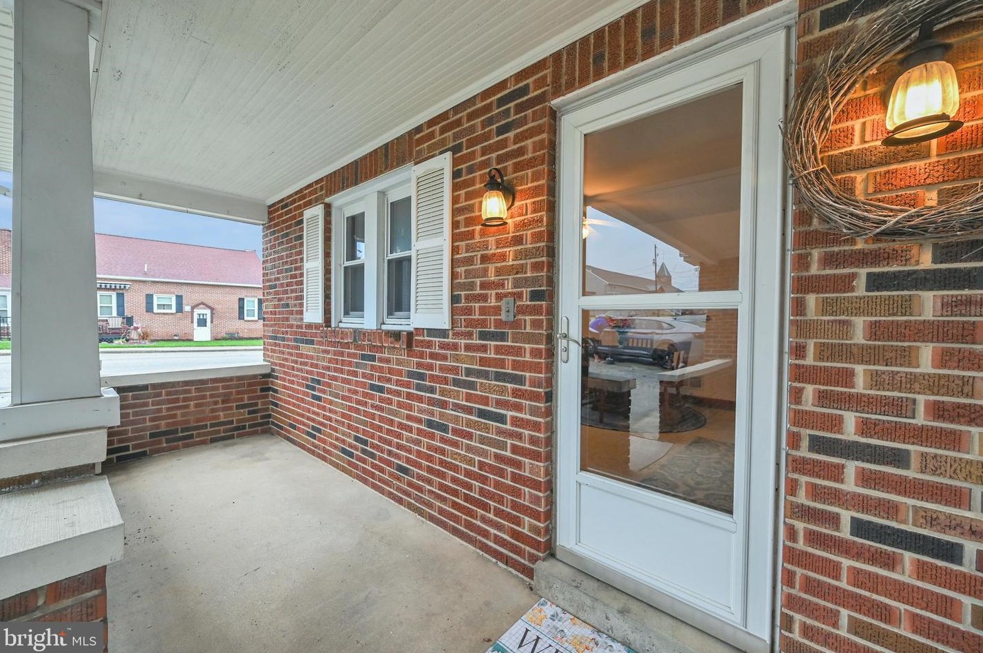 328 Elm Ave, Hanover PA 17331-1906 exterior