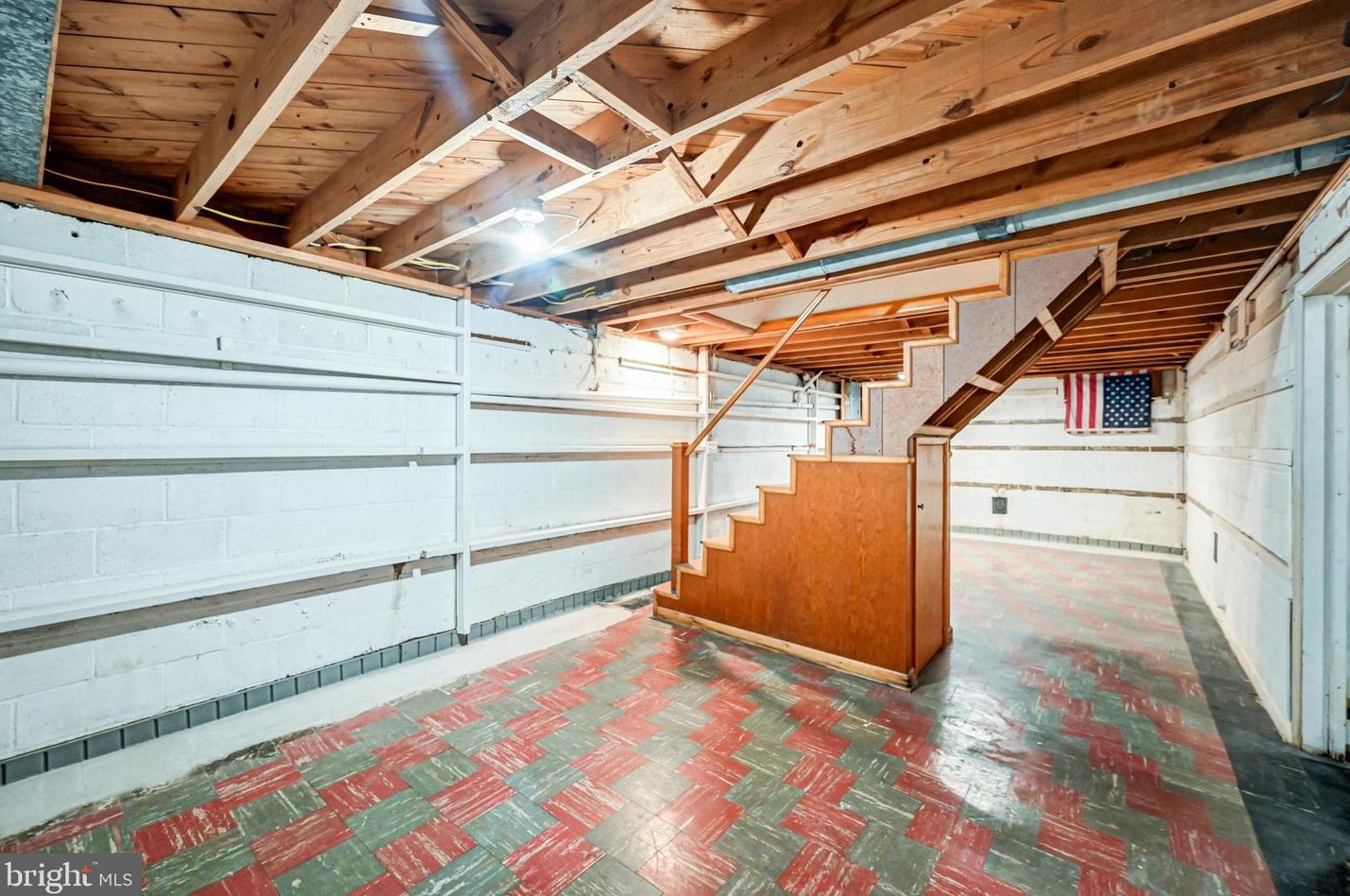 328 Elm Ave, Hanover PA 17331-1906 exterior