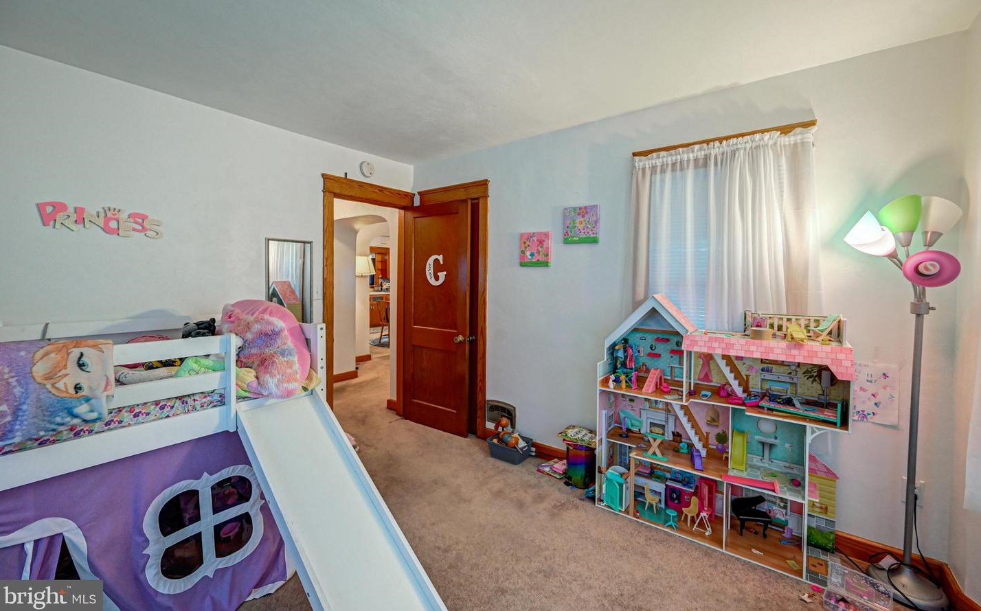 328 Elm Ave, Hanover PA 17331-1906 exterior