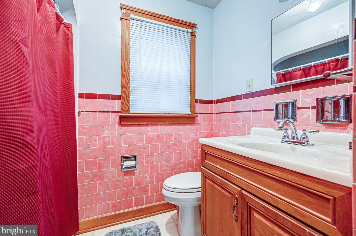 328 Elm Ave, Hanover PA 17331-1906 exterior