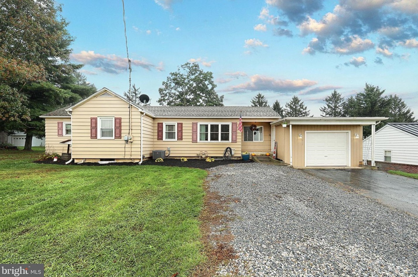 5610 Lischeys Church Rd, Spring Grove, PA 17362