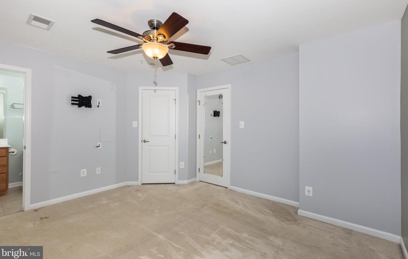 37 Ctr St, Hanover PA 17331-2829 exterior