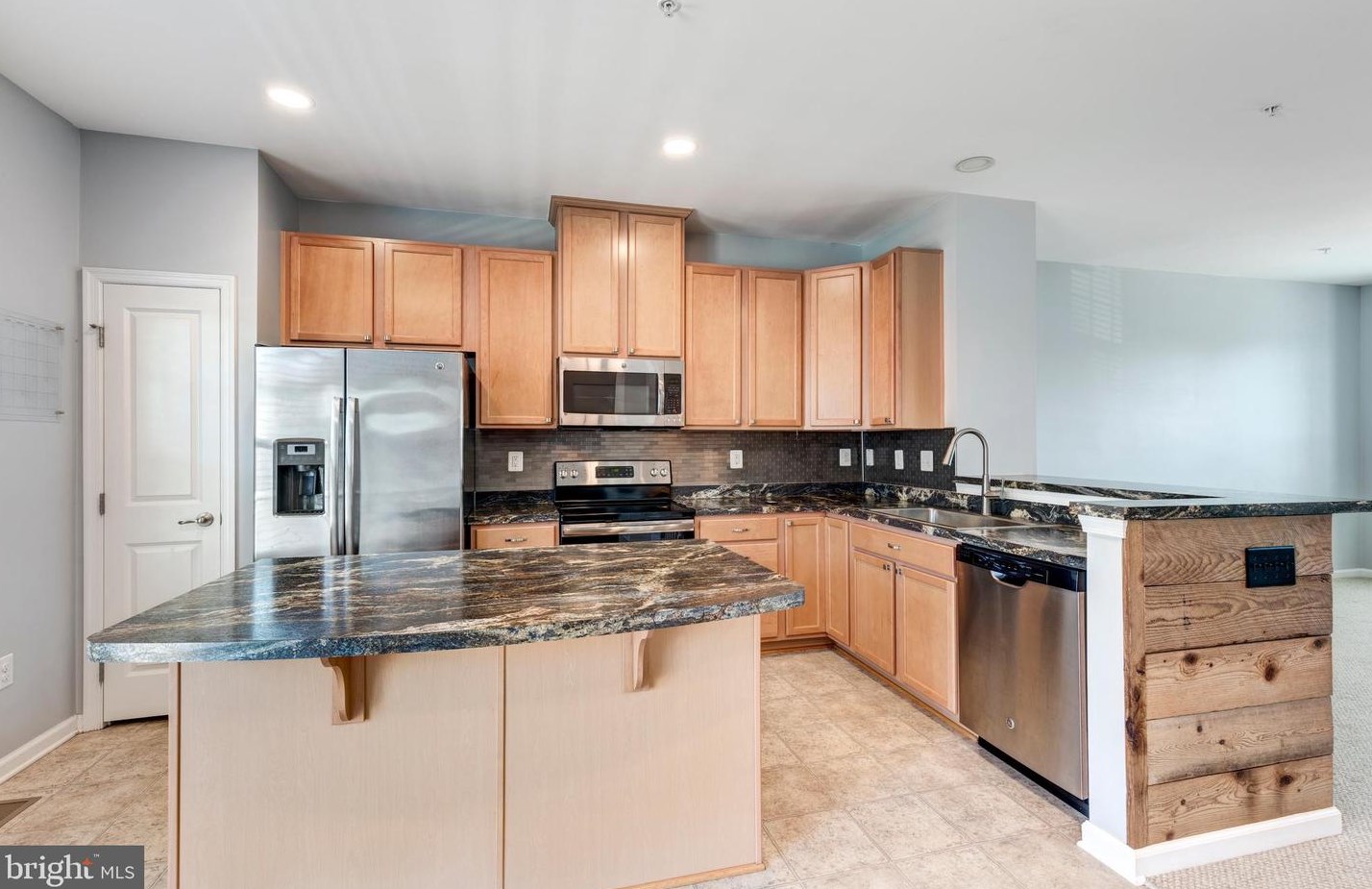 37 Ctr St, Hanover PA 17331-2829 exterior