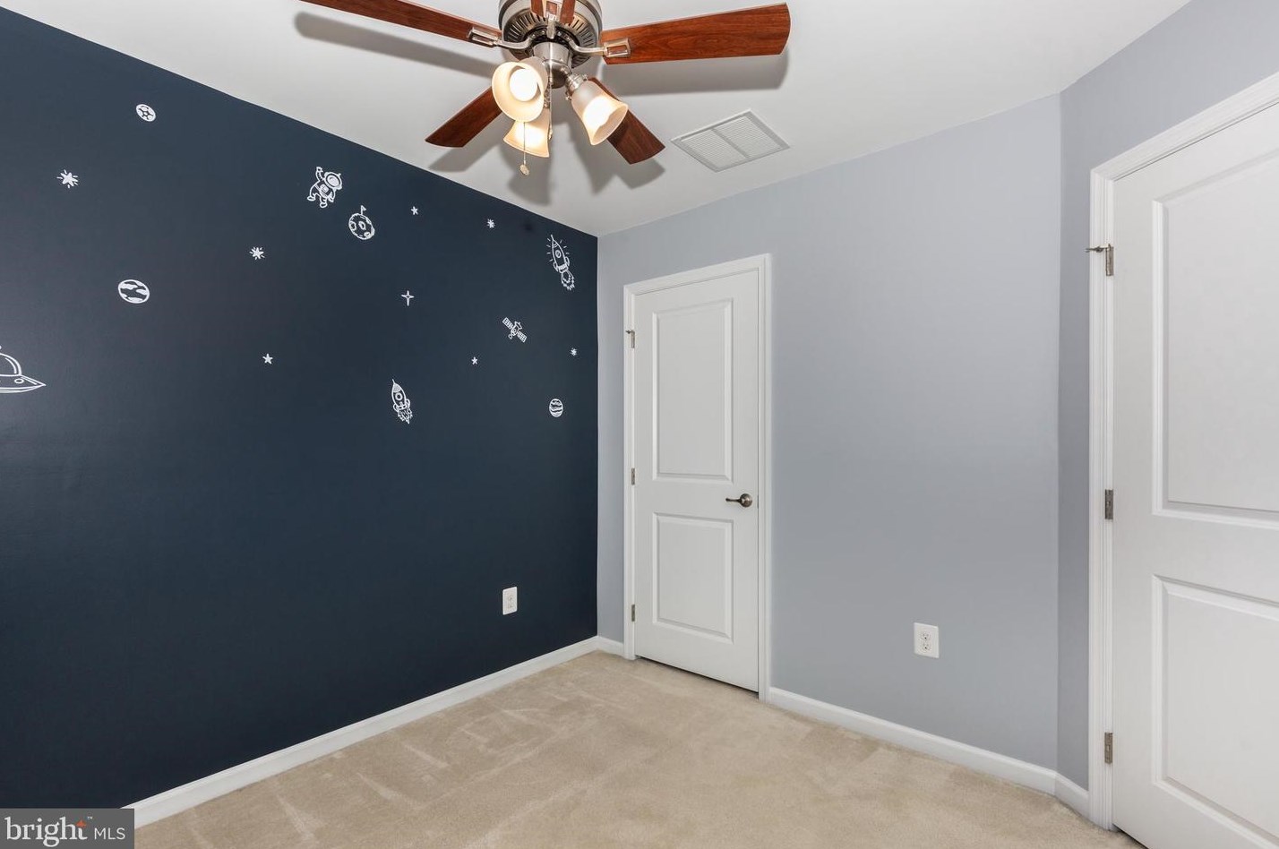 37 Ctr St, Hanover PA 17331-2829 exterior