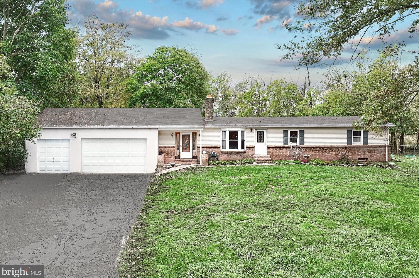 1515 Bowers Bridge Rd, Strinestown, PA 17345