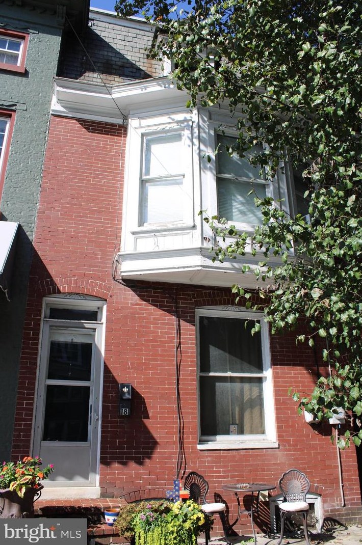 18 Main St, Shrewsbury, PA 17361-1322