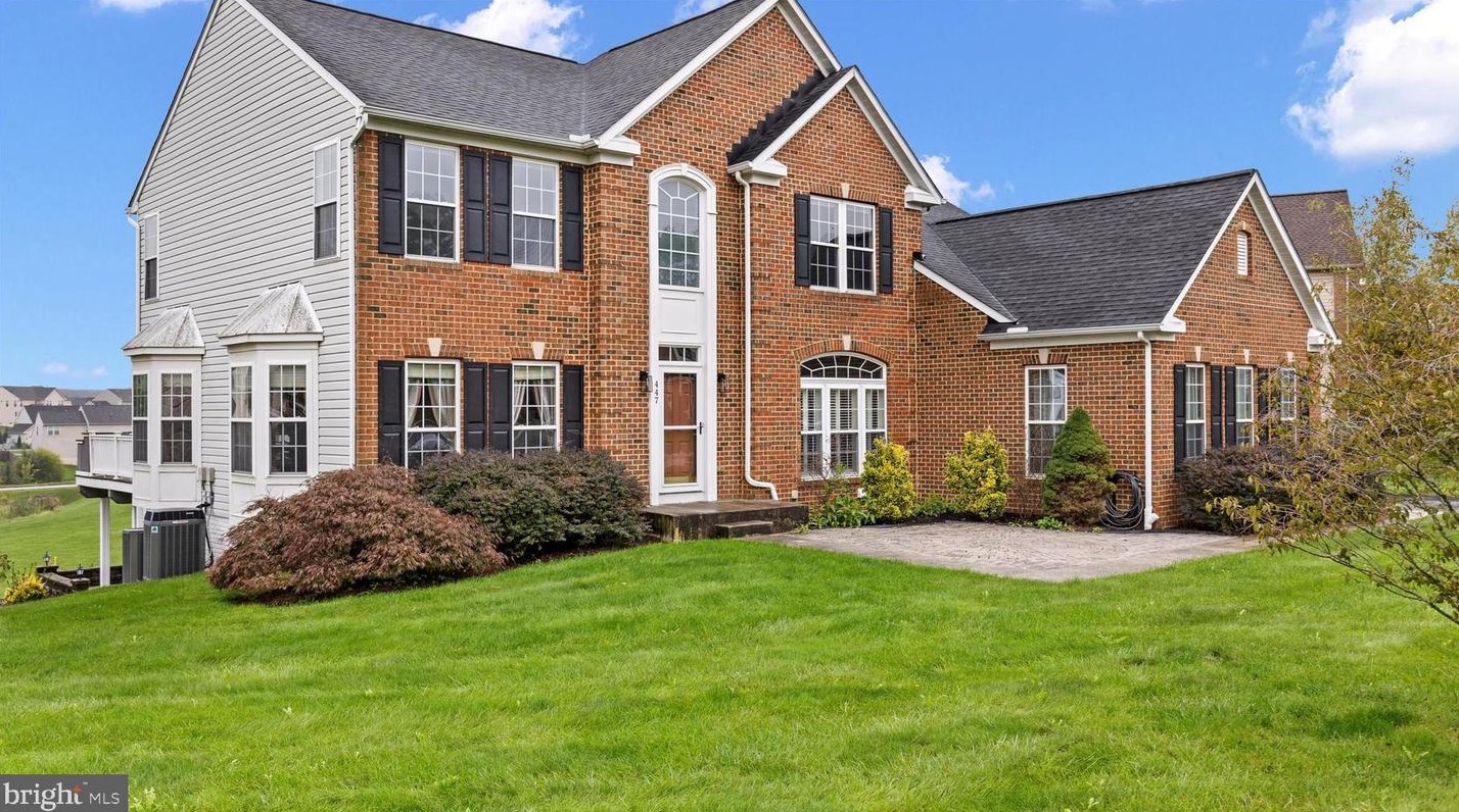 447 El Vista Dr, Hanover, PA 17331