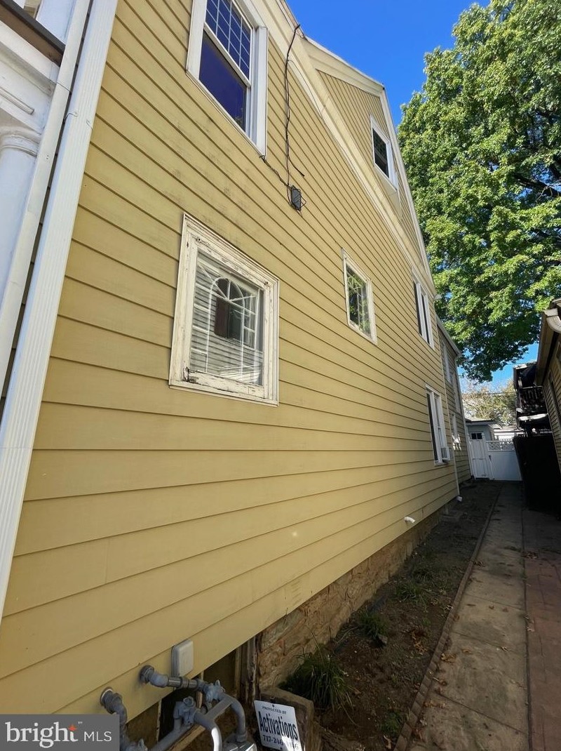 271273 Hartley St, York PA 17401-3334 exterior