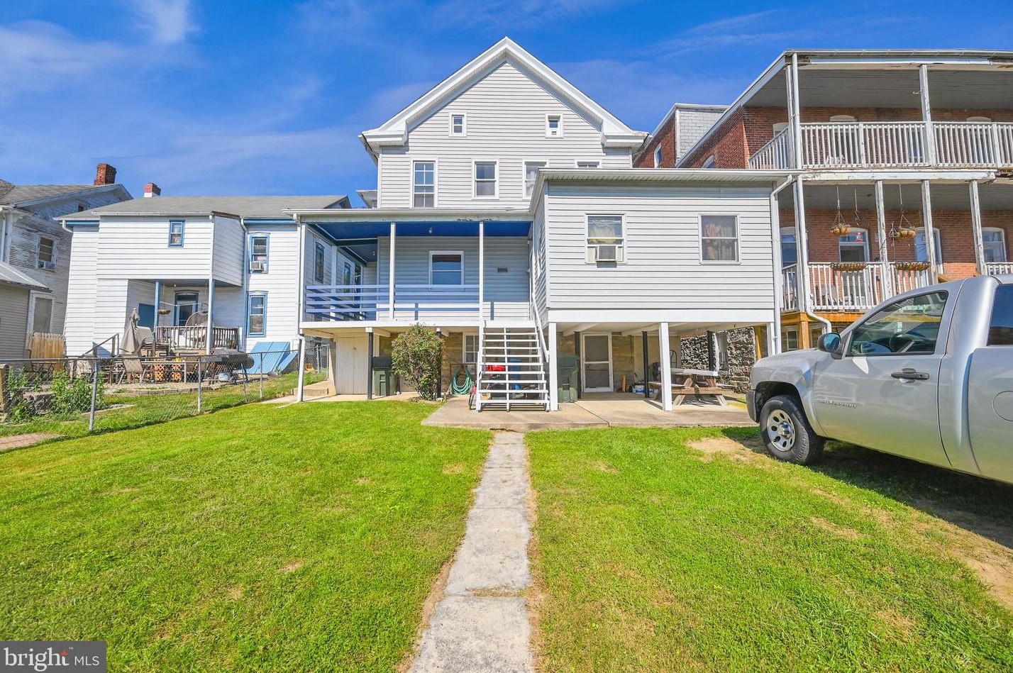 160 Market St, York PA 17404-5530 exterior