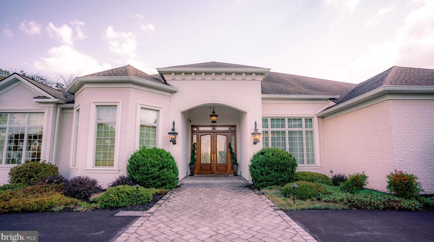 1505 Detwiler Dr, York, PA 17404