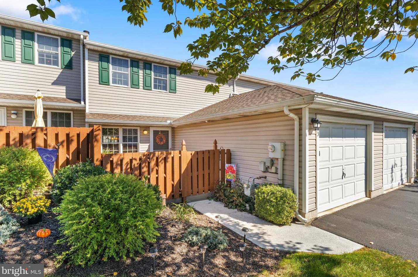 103 Spruce Ct #87, York, PA 17408