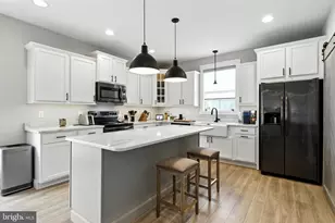 1870 Buck Hill Dr, York, PA 17408 - Photo 10