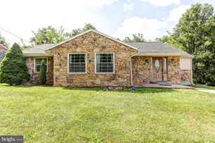 663 Wyndamere Dr, Lewisberry, PA 17339 - Photo 2