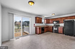 112 Breezewood Dr, Hanover, PA 17331 - Photo 2
