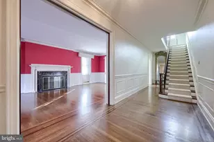 146 E Springettsbury Ave, York, PA 17403 - Photo 2