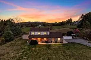 904 Cranberry Ln, York, PA 17402 - Photo 2