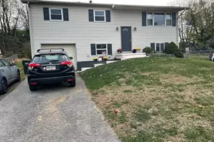 270 Canary Cir, York, PA 17404 - Photo 1