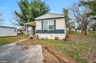 21 Willow Tree Ln, Dover, PA 17315 - Photo 2