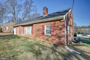 17 Charles Ave, Stewartstown, PA 17363 - Photo 4