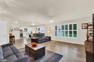 2881 Candlelight Dr, York, PA 17402 - Photo 6