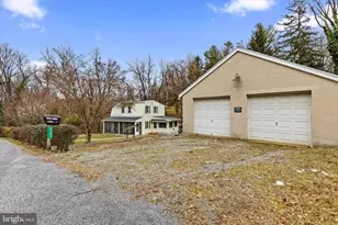 2689 Sheridan Rd, York, PA 17406 - Photo 2