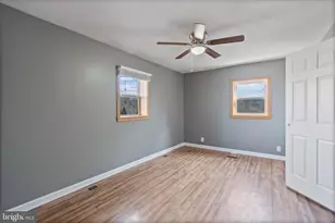 2530 Tree Top Ln, Seven Valleys, PA 17360 - Photo 16