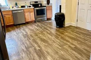 9 W Pennsylvania Ave, Stewartstown, PA 17363 - Photo 4