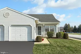 1012 Village Way, York, PA 17404 - Photo 4