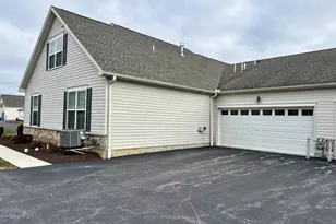 160 Dolomite Dr, York, PA 17408 - Photo 8