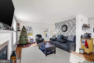 345 Torrey Pines Dr, Mount Wolf, PA 17347 - Photo 8