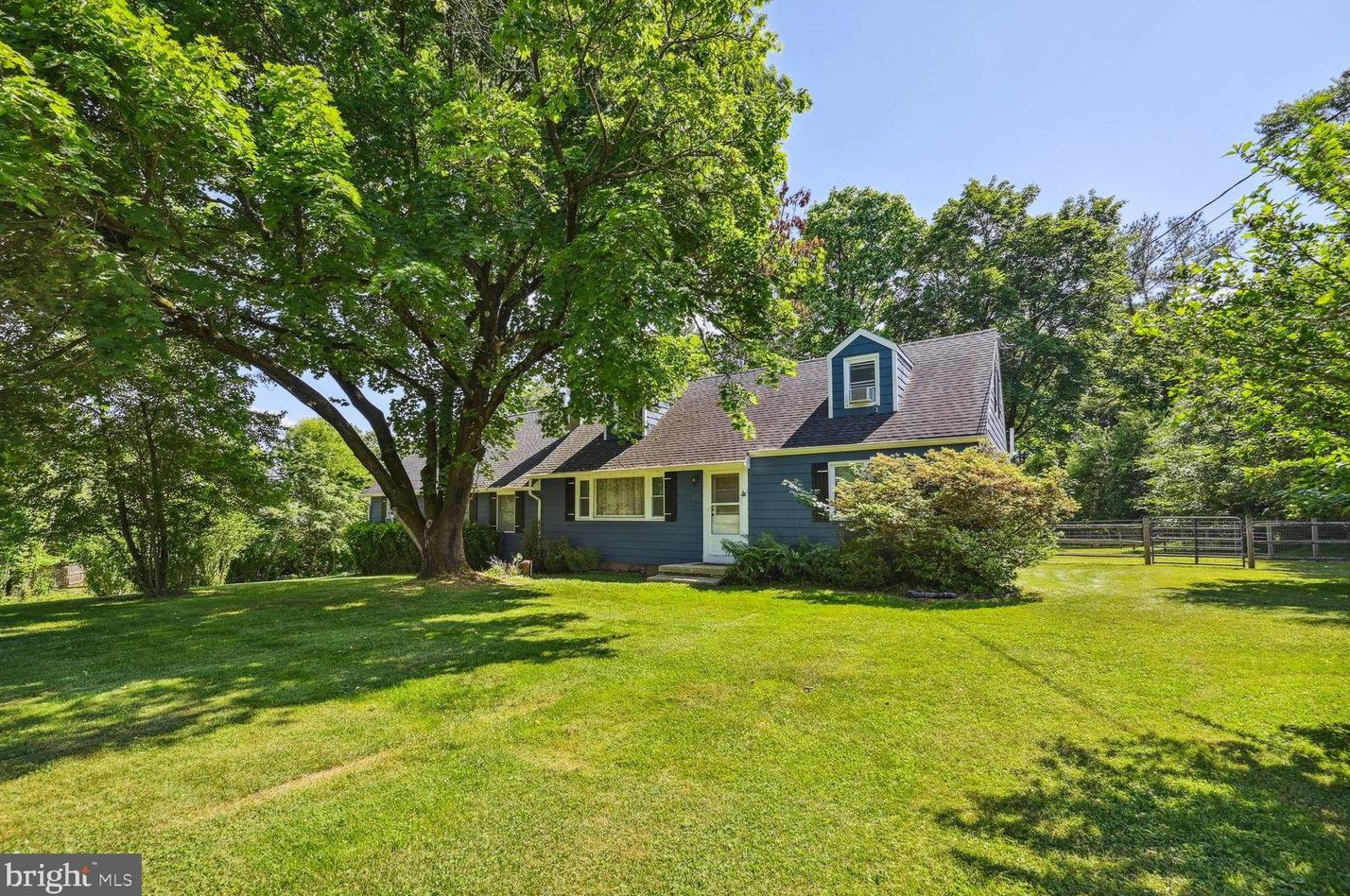 68 Clover Hill Rd, Flemington, NJ 08822
