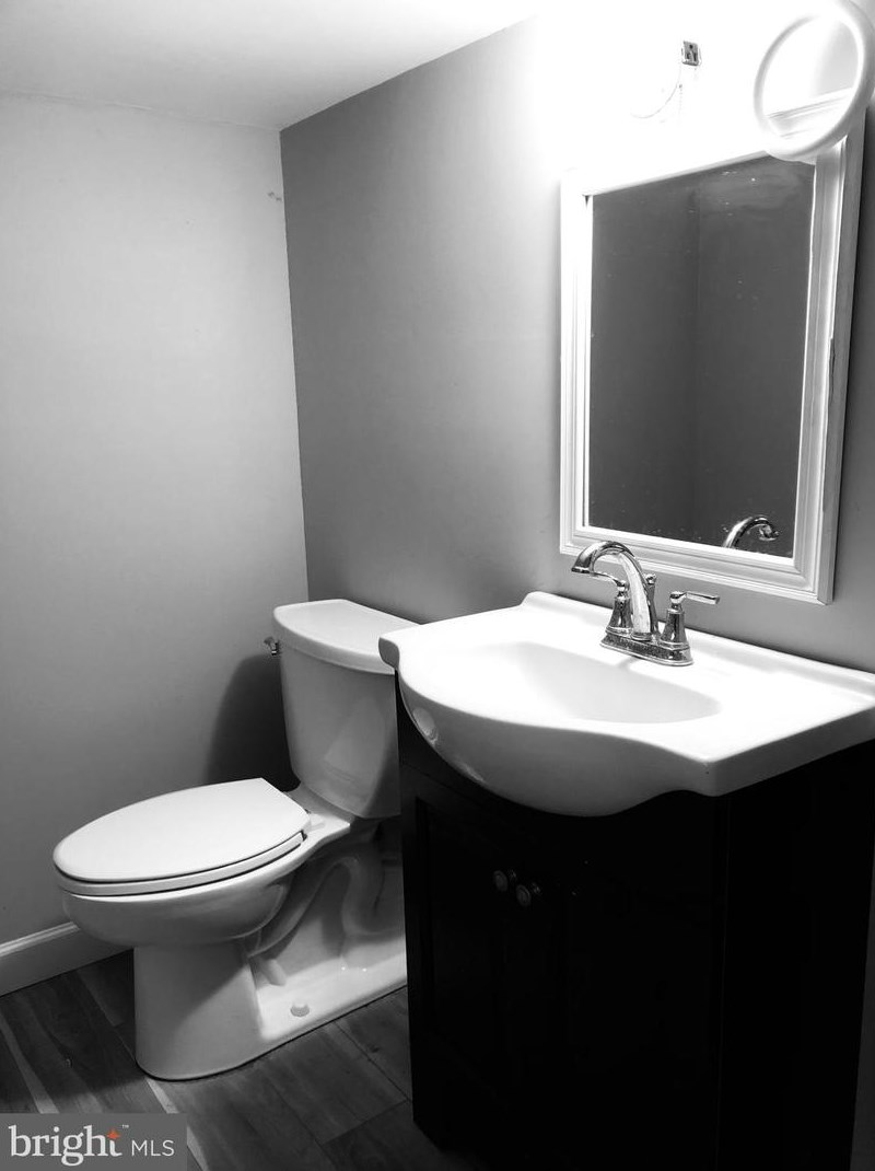 21 Lake Dr, West Amwell NJ  08530-2705 exterior